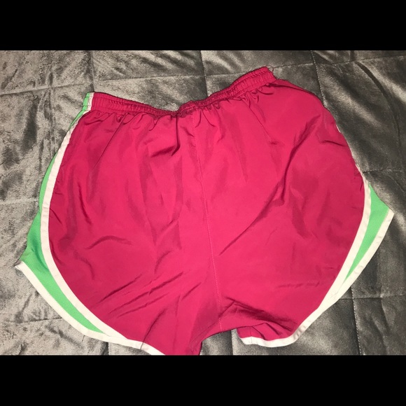 Cute pink and green nike shorts - Picture 2 of 2